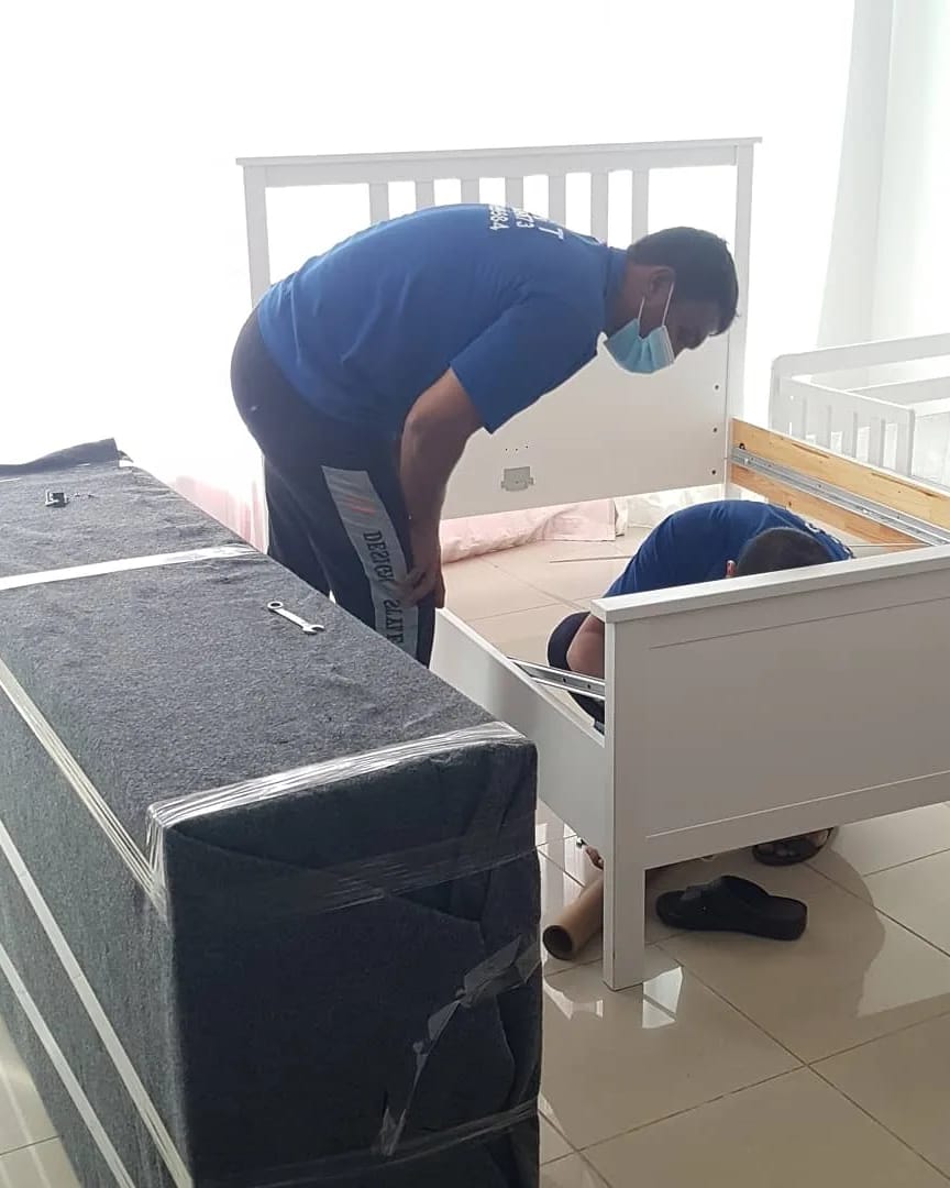Apartment furniture being moved from an Abu Dhabi high-rise
